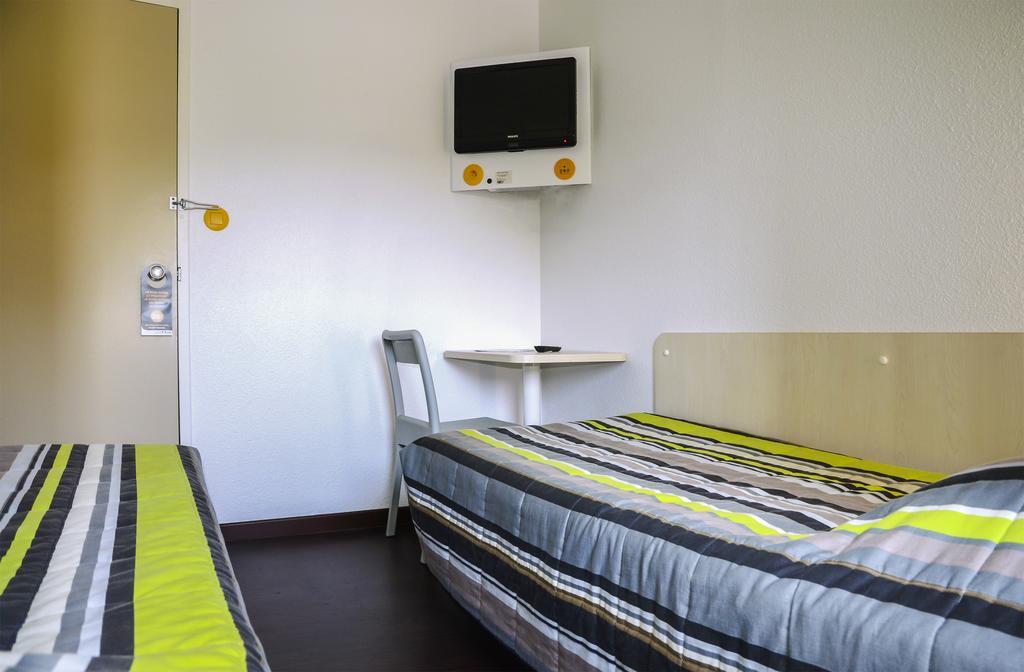 Enzo Hotel 1Er Prix Coudes Экстерьер фото