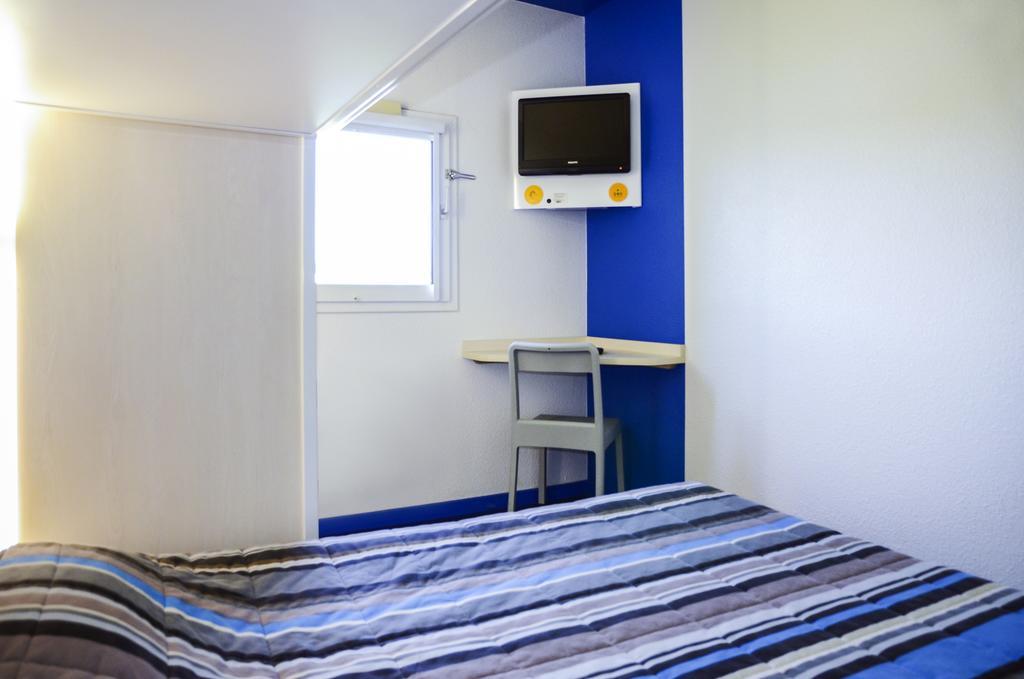 Enzo Hotel 1Er Prix Coudes Экстерьер фото