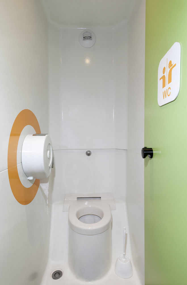 Enzo Hotel 1Er Prix Coudes Экстерьер фото