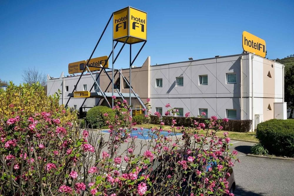 Enzo Hotel 1Er Prix Coudes Экстерьер фото